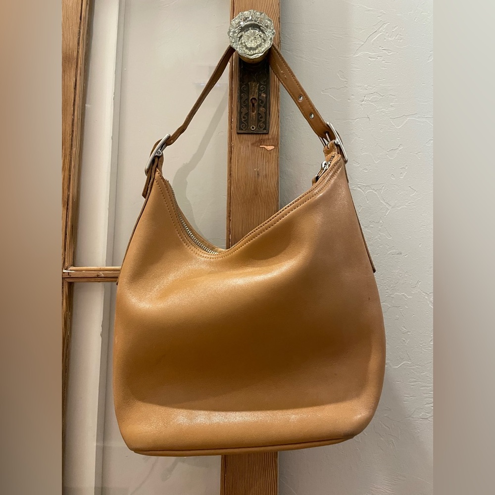 Coach leather shoulder bag